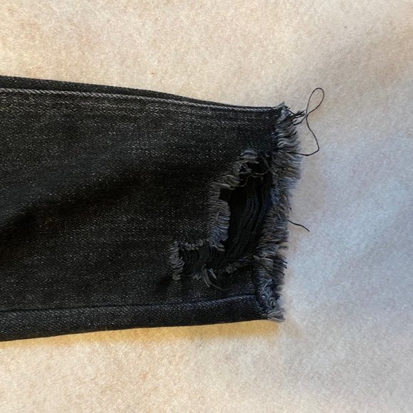 imjeans Low Rise Boyfriend Junior Size 0 Black Distressed Denim Jeans NWT - Picture 5 of 9